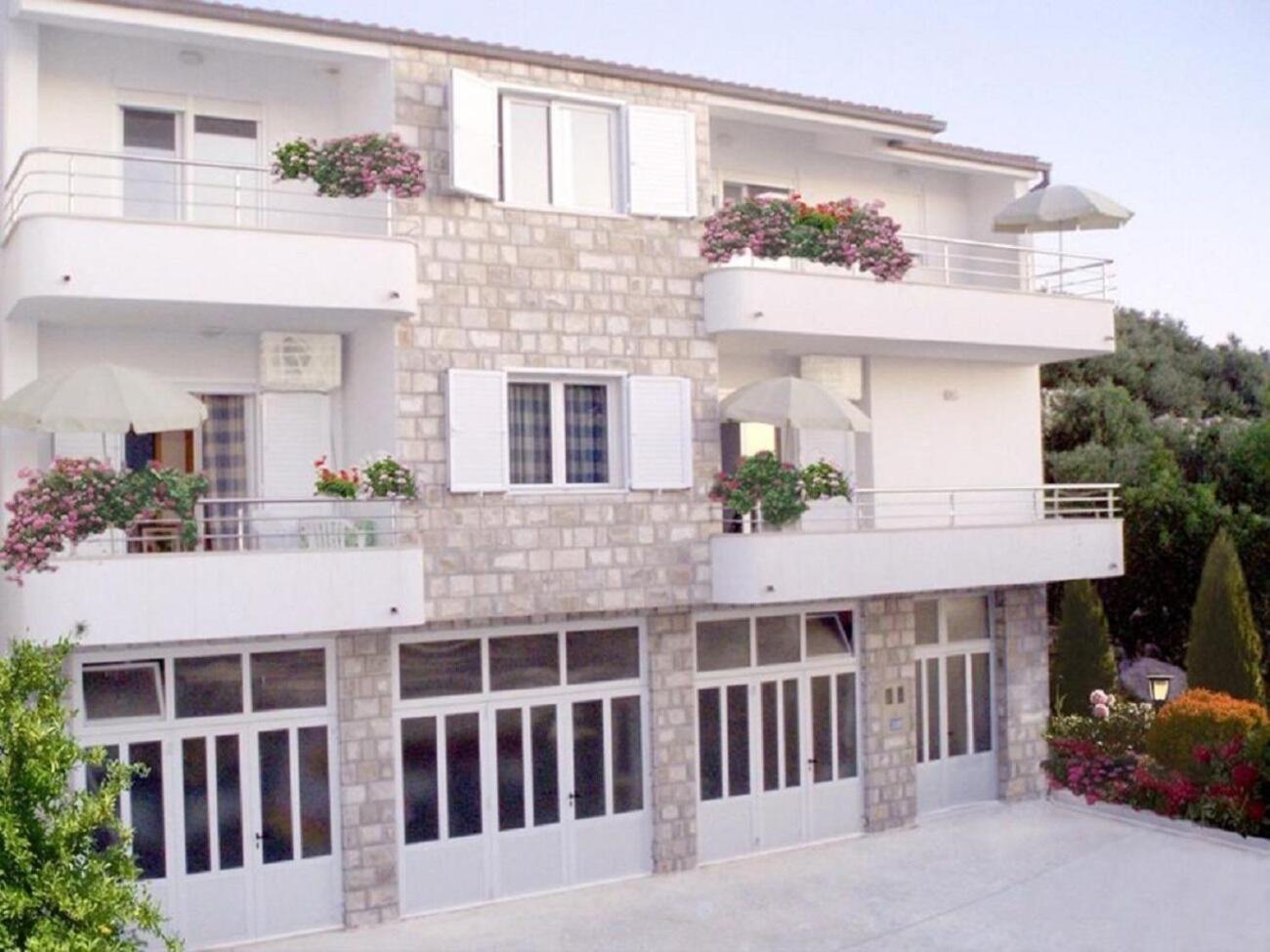 Apartments Ivi - 100 M From Pebble Beach Drasnice Exterior photo